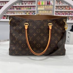 $2700 Louis Vuitton 2014 Brown Pallas Canvas MM MONOGRAM Crossbody Bag